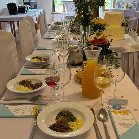 여관 Restaurace A Lutena Dolni Lutyne