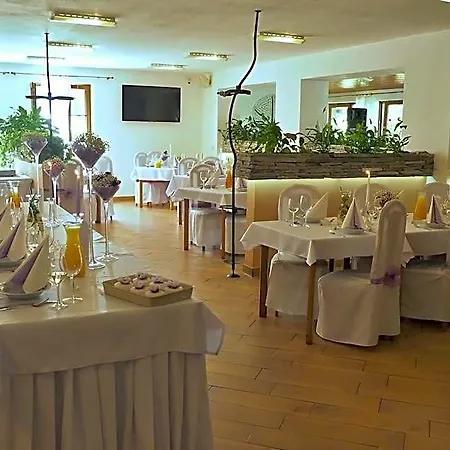 Restaurace A Lutena Dolni Lutyne